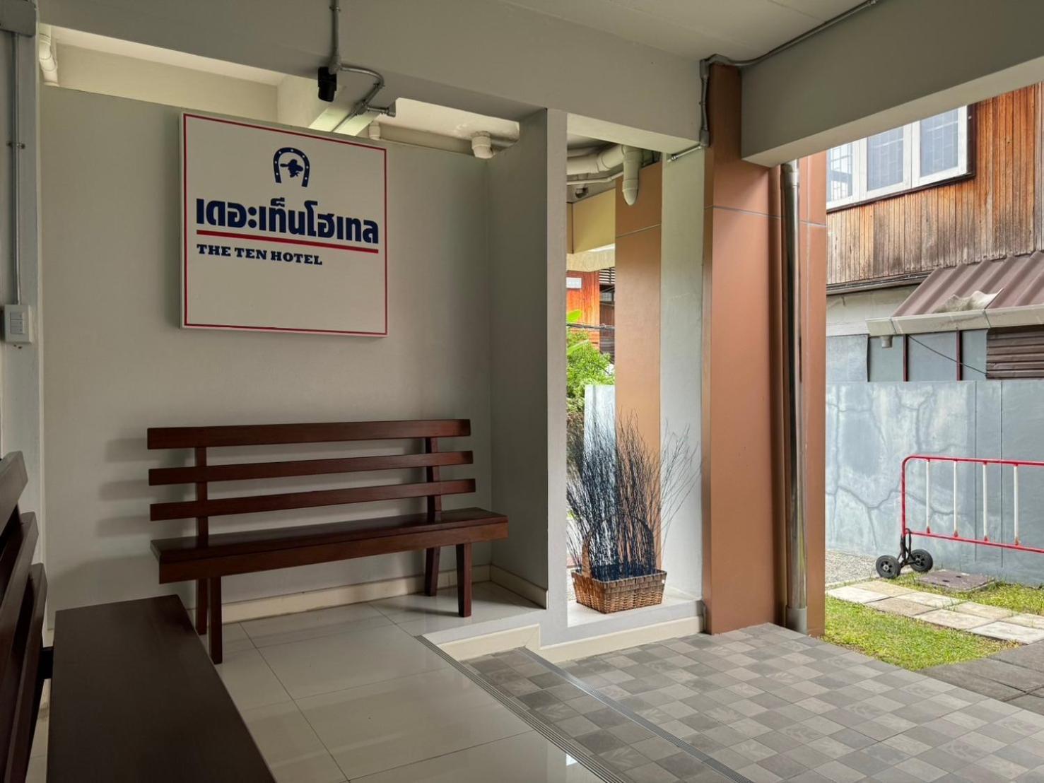The Ten Hotel Thippanate Chiang Mai Bagian luar foto